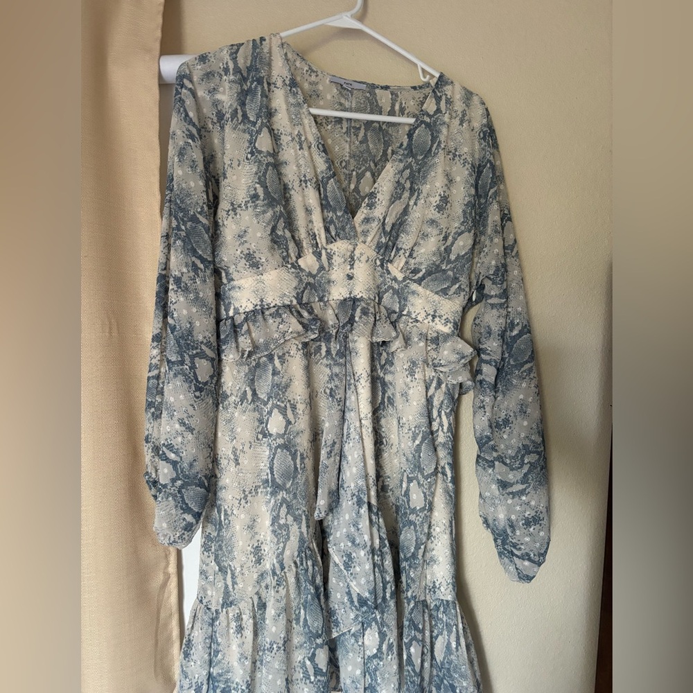 Fate Light Blue/ White Leopard Dress with sleeves